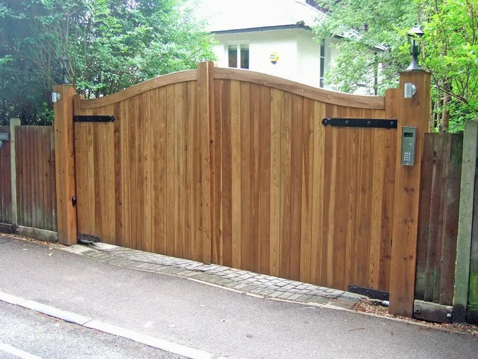 Front gate installation by AWGS Fencing