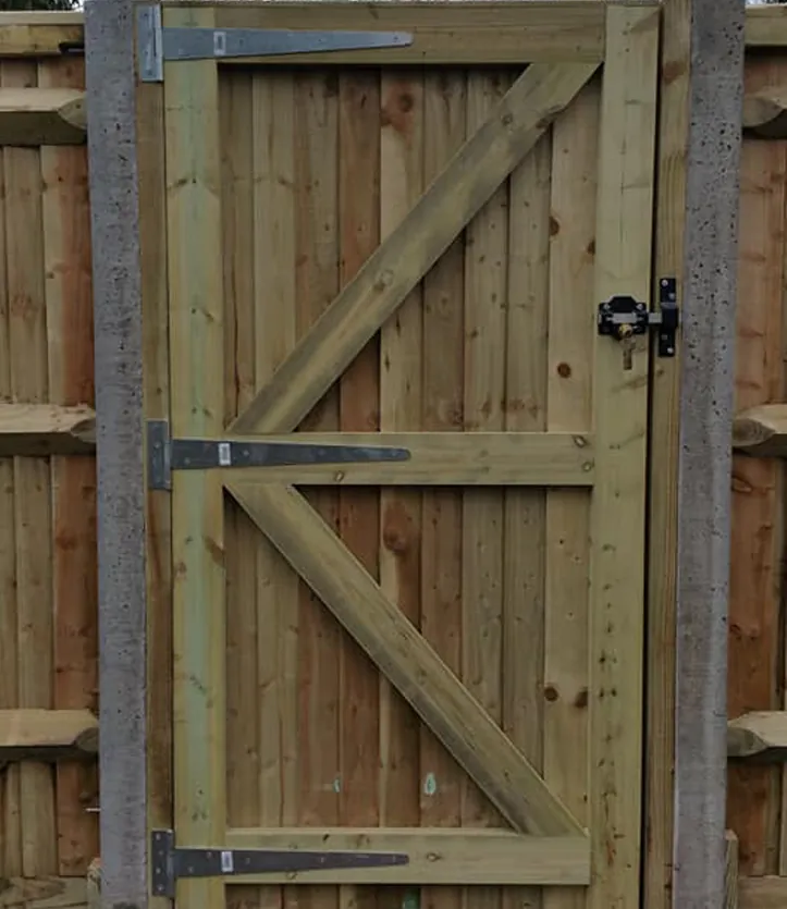 Side gate installation