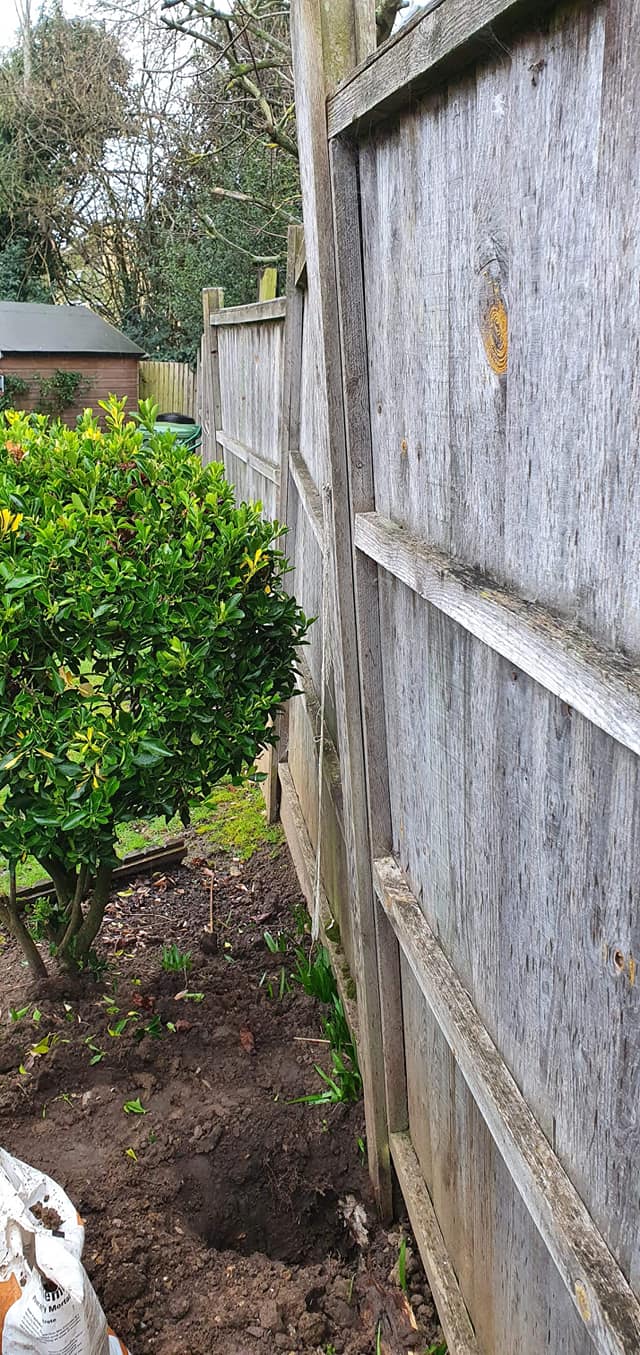Fence repair and refurbishment